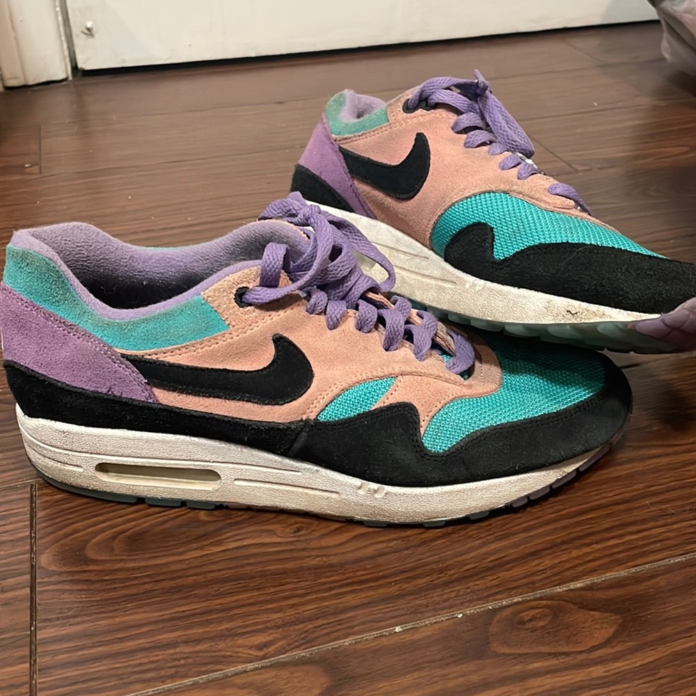 Limited Edition 90s Nike’s